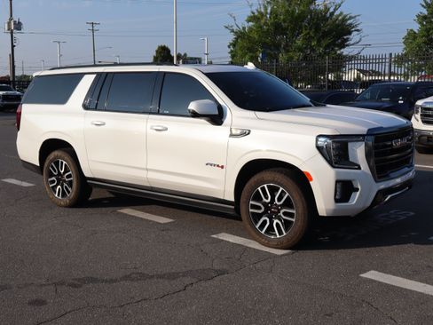 Used 2021 GMC Yukon XL AT4 w/ AT4 Premium Package AWD/4WD image 2
