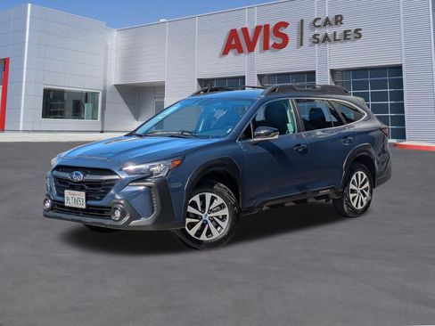 Used 2025 Subaru Outback Premium image 1
