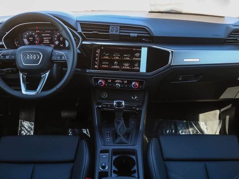 New 2025 Audi Q3 2.0T Premium image 17