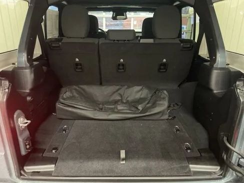 Used 2025 Jeep Wrangler Unlimited Sahara image 13