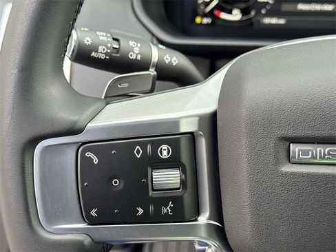 Certified 2025 Land Rover Discovery Dynamic SE image 28