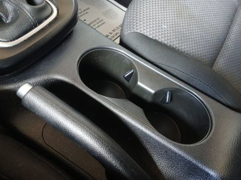 Used 2025 Kia Soul LX FWD image 21