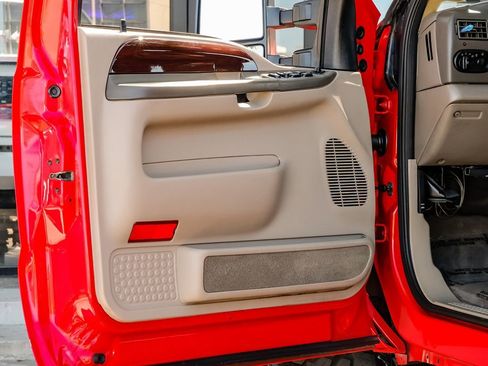 Used 2004 Ford Excursion Eddie Bauer image 34