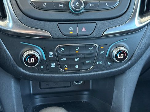 Used 2024 Chevrolet Equinox LT FWD image 31