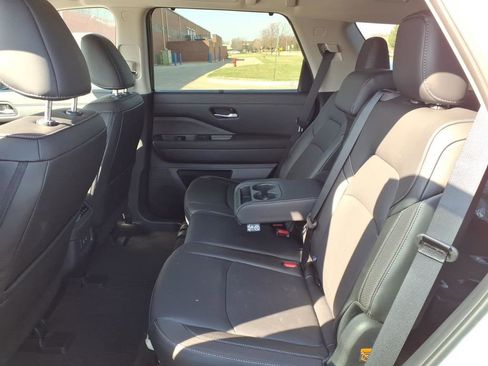 New 2026 Nissan Pathfinder SL image 29