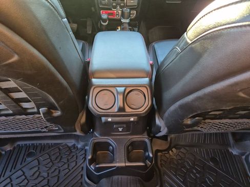 Used 2021 Jeep Gladiator Rubicon AWD/4WD image 34