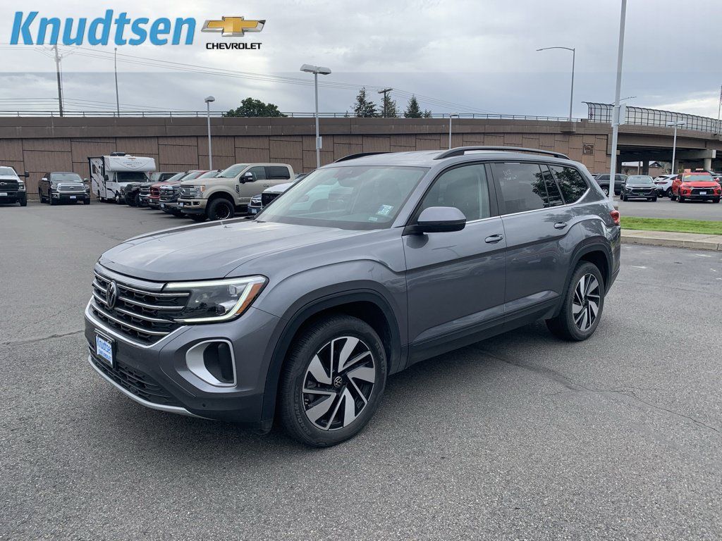 Used 2025 Volkswagen Atlas SE AWD/4WD image 3