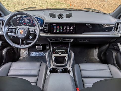Certified 2025 Porsche Cayenne Coupe AWD/4WD image 12