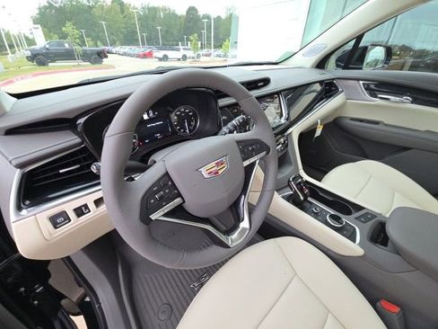 New 2025 Cadillac XT6 Premium Luxury w/ LPO, Floor Liner Package image 15
