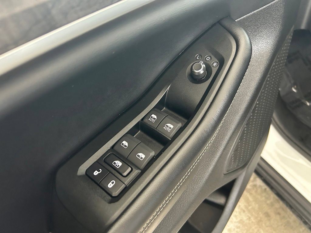 Used 2024 Jeep Grand Cherokee L Limited w/ Black Appearance Package RWD image 38
