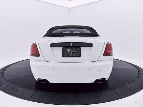 Used 2020 Rolls-Royce Dawn RWD image 15