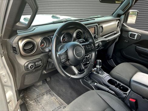 Used 2019 Jeep Wrangler Unlimited Sport S AWD/4WD image 16