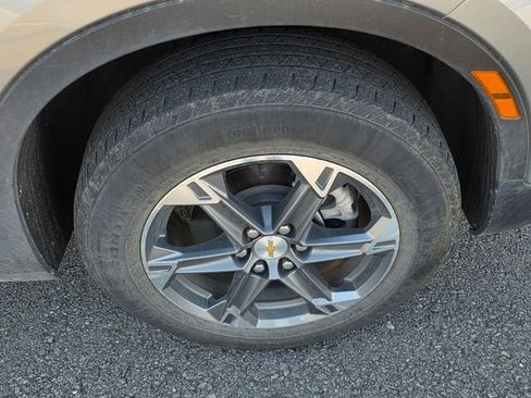 Used 2025 Chevrolet Blazer LT image 9