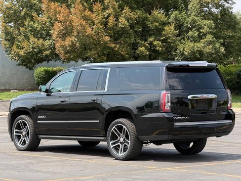 Used 2016 GMC Yukon XL Denali w/ Enhanced Security Package AWD/4WD image 3