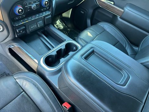 Used 2022 Chevrolet Silverado 1500 High Country w/ Technology Package AWD/4WD image 22