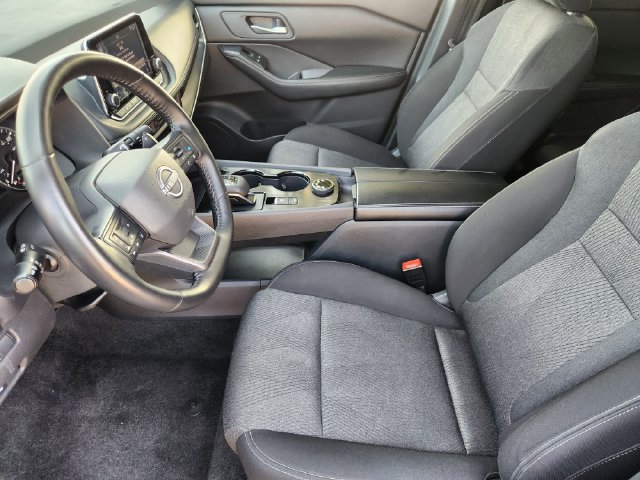 Used 2025 Nissan Rogue SV AWD/4WD image 13