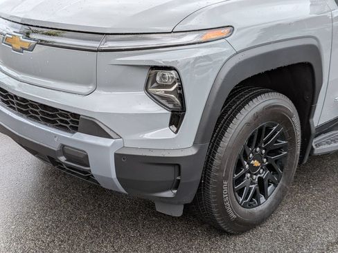 Used 2026 Chevrolet Silverado EV LT AWD/4WD image 9