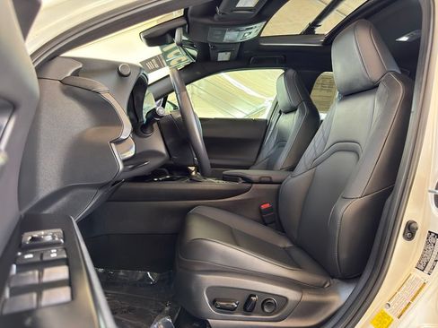 Certified 2024 Lexus UX 250h FWD image 17