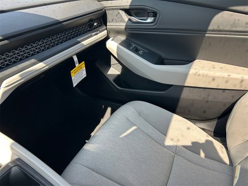 New 2025 Honda Accord SE image 27