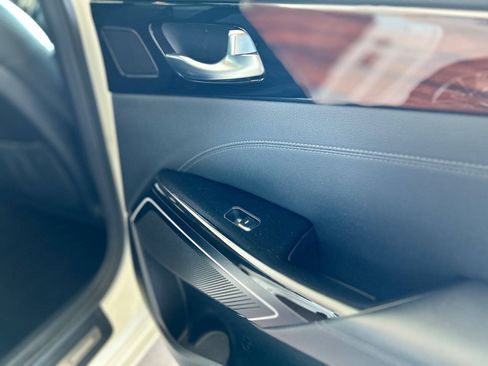 Used 2017 Kia Cadenza Premium FWD image 50