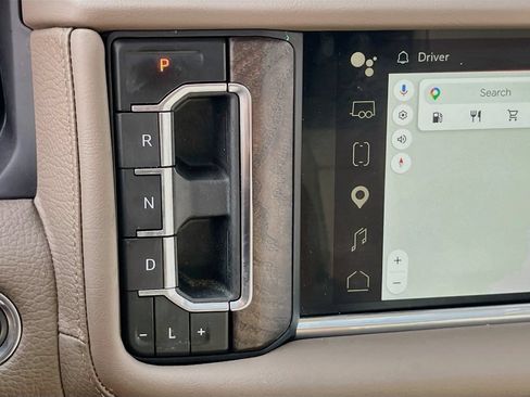 Used 2024 GMC Yukon XL Denali AWD/4WD image 17