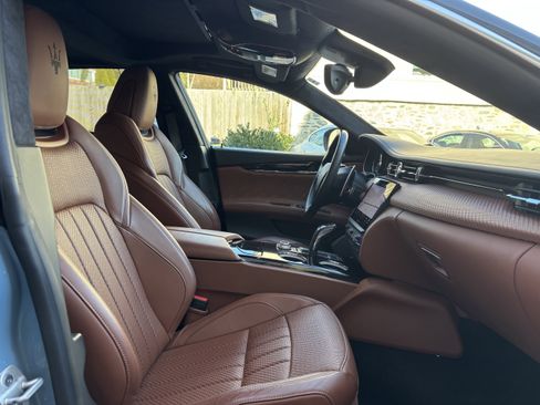 Used 2022 Maserati Quattroporte Modena Q4 image 23