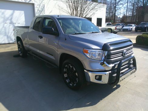 Used 2014 Toyota Tundra SR5 w/ SR5 Upgrade Package image 2