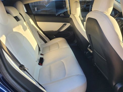 Used 2018 Tesla Model 3 Long Range image 14