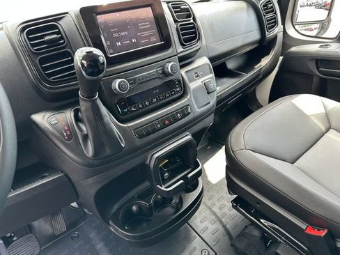 Used 2026 RAM ProMaster 2500 w/ Convenience Group FWD image 18