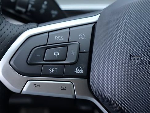 New 2026 Volkswagen Tiguan SE R-Line FWD image 20