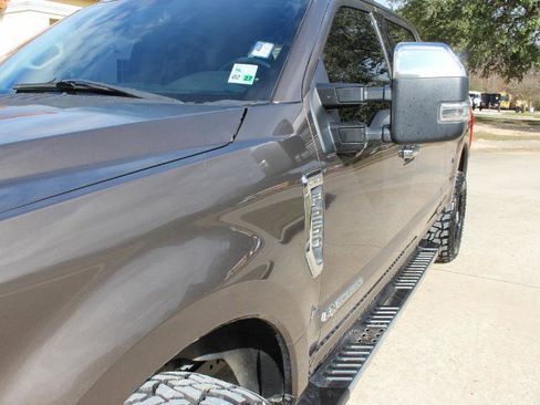 Used 2017 Ford F250 Lariat w/ Lariat Ultimate Package image 26