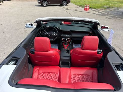 Used 2020 Chevrolet Camaro LT RWD image 12