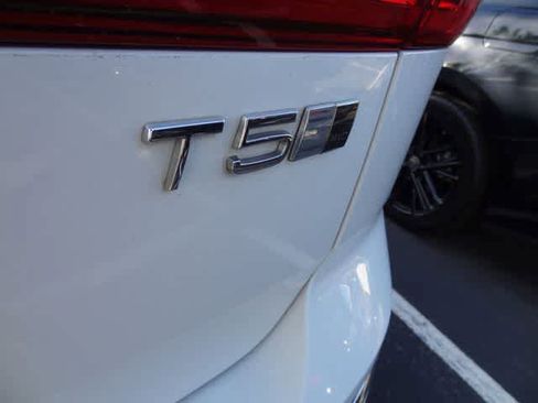 Used 2019 Volvo XC60 T5 Inscription AWD/4WD image 5