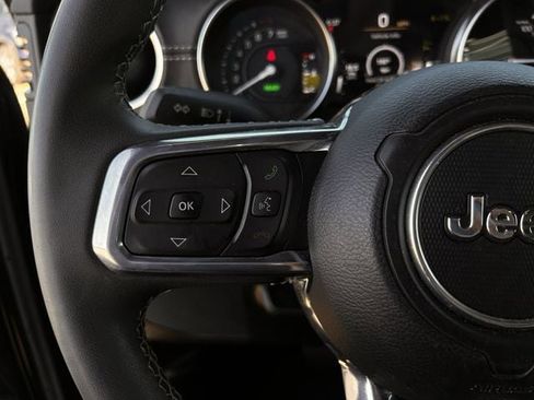 Used 2023 Jeep Wrangler Unlimited Sahara image 14