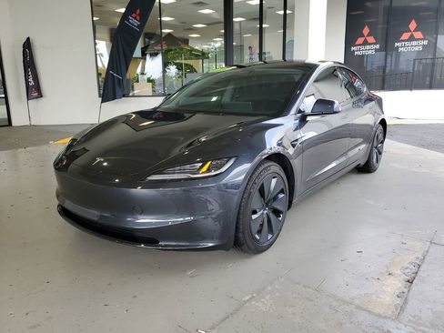 Used 2025 Tesla Model 3 Long Range RWD image 3