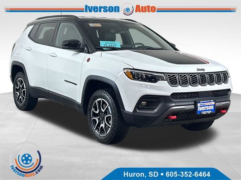 Used 2024 Jeep Compass Trailhawk w/ Trailhawk Elite Group AWD/4WD image 1