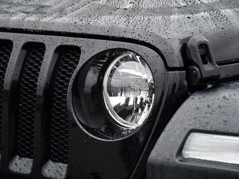 Used 2021 Jeep Wrangler Sport AWD/4WD image 34