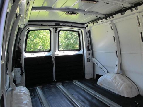 Used 2022 GMC Savana 3500 G3500 w/ Driver Convenience Package image 29