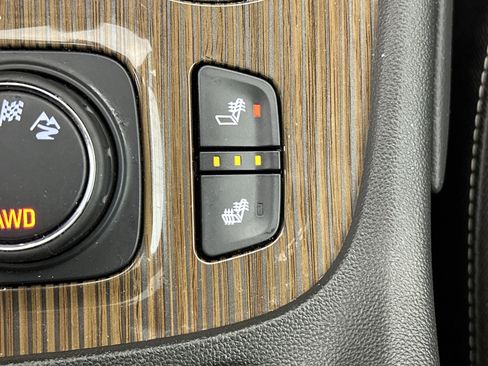 Used 2023 GMC Acadia SLE w/ Driver Convenience Package image 31