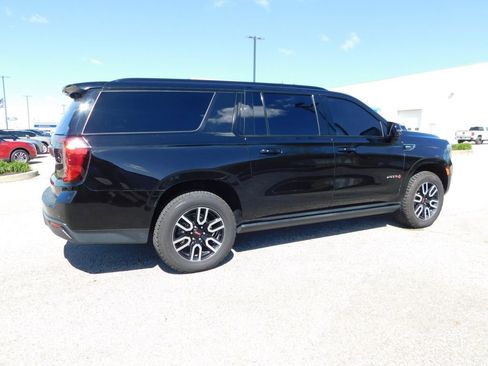 Used 2021 GMC Yukon XL AT4 w/ AT4 Premium Plus Package AWD/4WD image 3