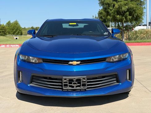 Used 2016 Chevrolet Camaro LT RWD image 2