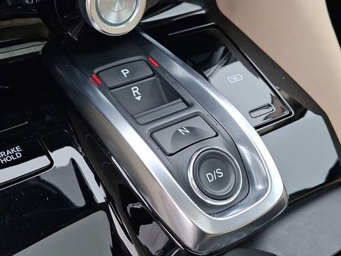 Used 2024 Acura MDX SH-AWD w/ Technology Package image 16