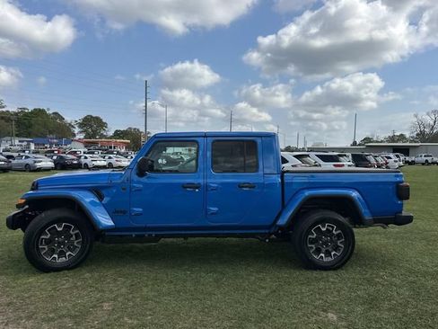 New 2026 Jeep Gladiator Sport AWD/4WD image 15