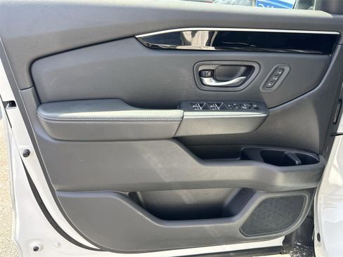 Used 2024 Honda Pilot Touring image 31