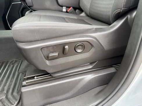 Used 2023 Chevrolet Silverado 1500 LT AWD/4WD image 46