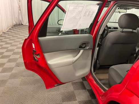 Used 2005 Ford Focus ZX4 Sedan image 20