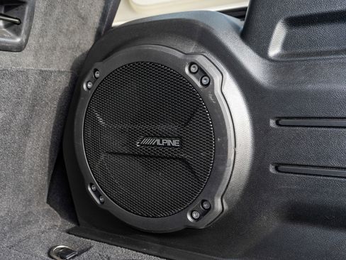 Used 2023 Jeep Wrangler Unlimited Sahara image 10