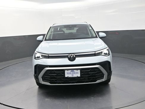 New 2026 Volkswagen Taos SEL image 2