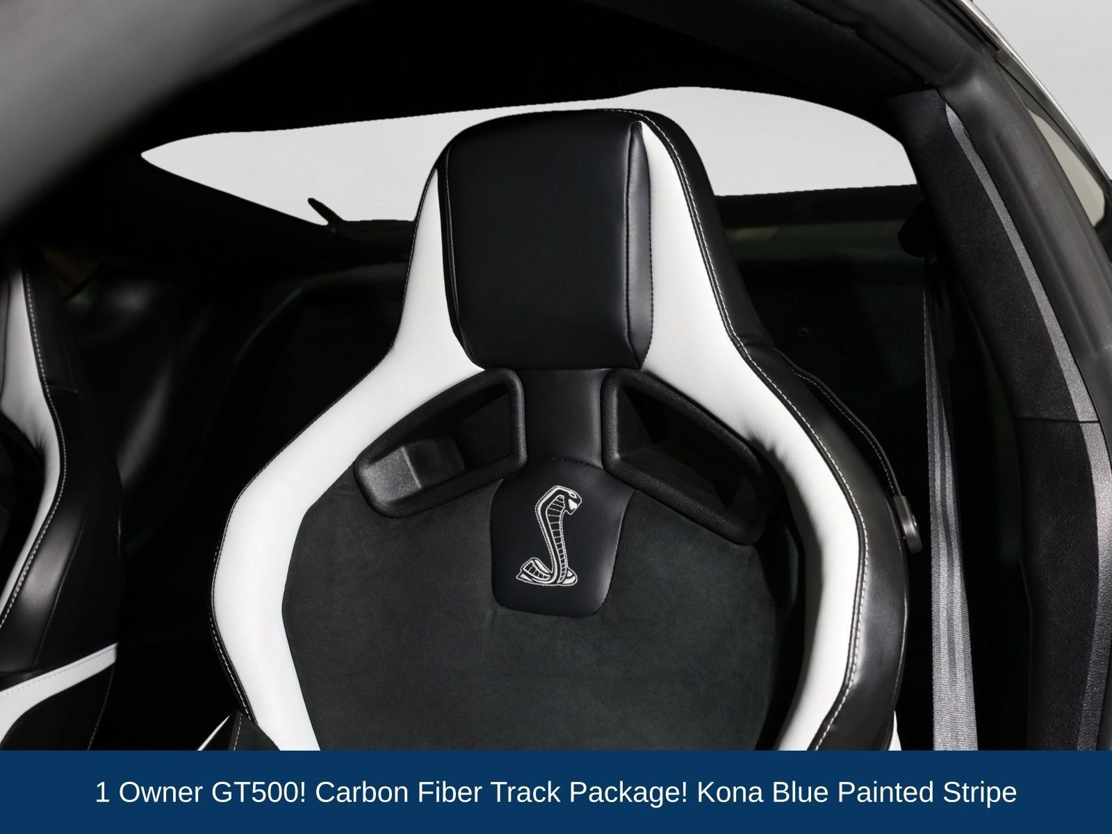 Used 2021 Ford Mustang Shelby GT500 w/ Carbon Fiber Track Pack RWD image 40