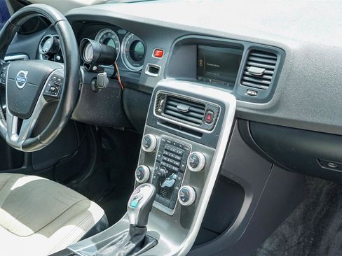 Used 2013 Volvo S60 T5 image 30